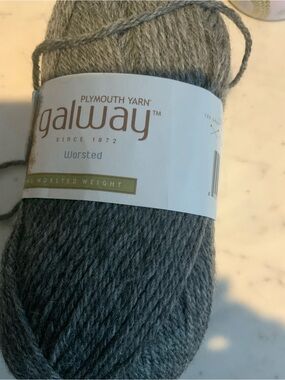 Plymouth Galway Worsted Wool Yarn #751 – Dark Heather Gray – 210 Yards